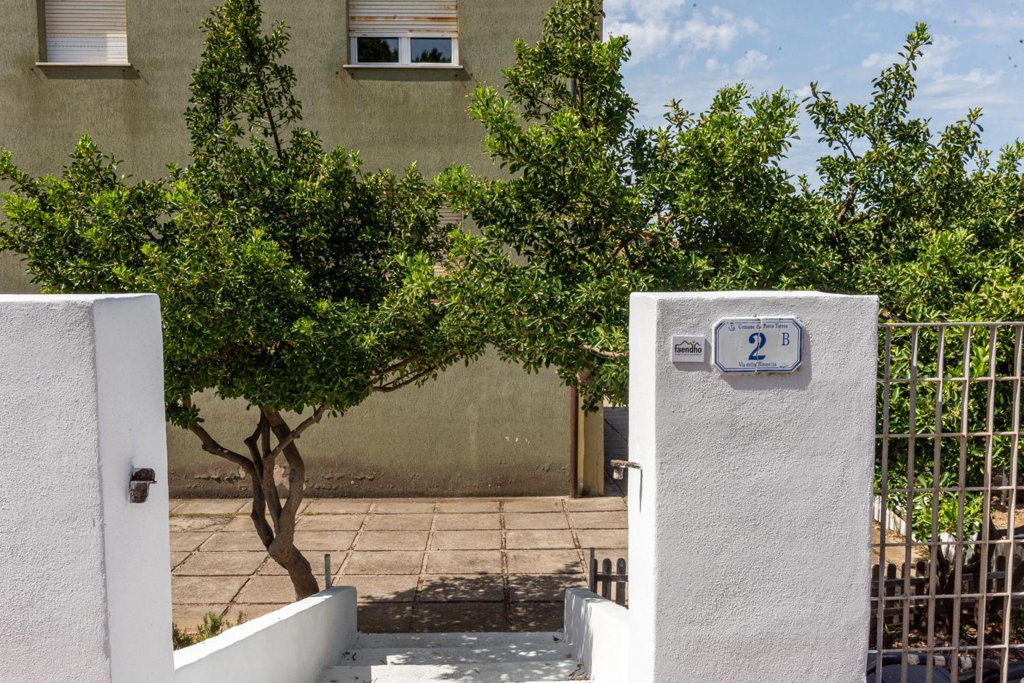 Guest House - Affittacamere Green Apartment - By Faendho Porto Torres Exterior foto